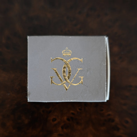 Four Seasons Hotel George V Paris matchbox, back