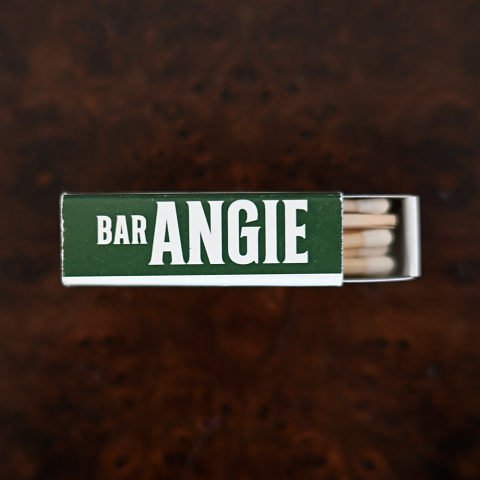 Bar Angie matchbox, open